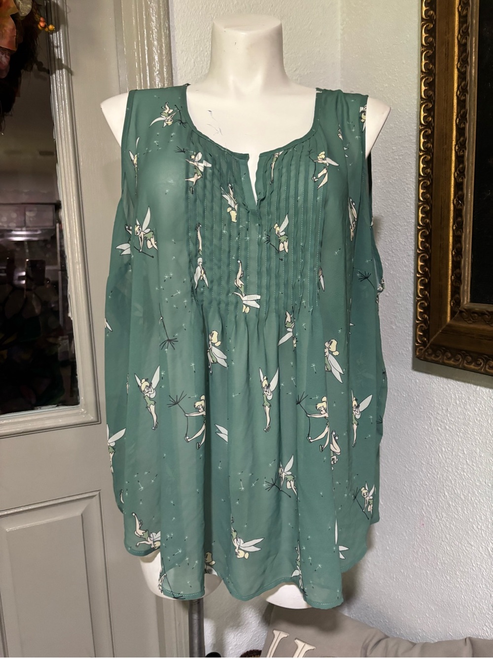 torrid tinker bells Teal Floral Fairy Pintuck Sleeveless Top